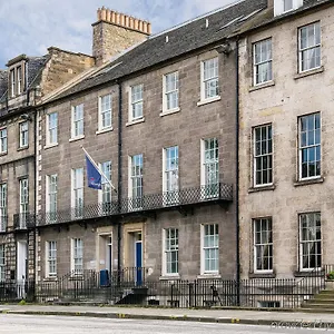 Travelodge Queen Street Отель