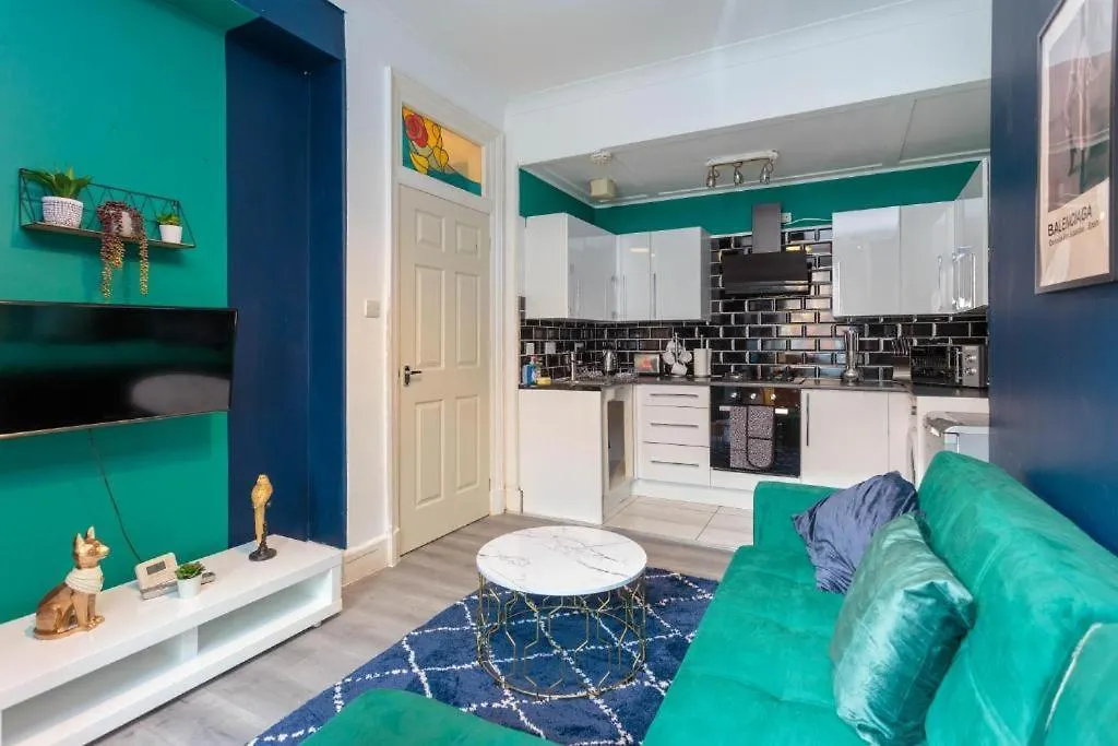 Beautiful Boutique Edinburgh Abode - Sleeps 4 Apartment