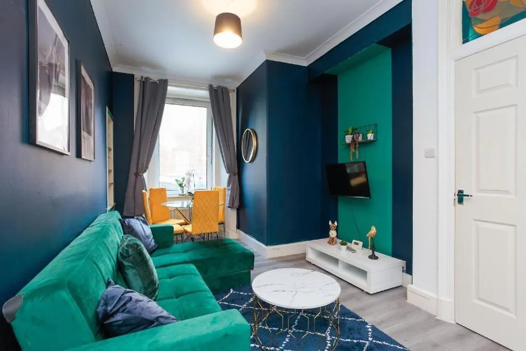 Beautiful Boutique Edinburgh Abode - Sleeps 4 Apartment 0*,