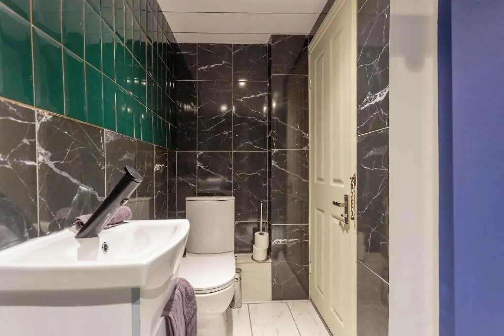 Beautiful Boutique Edinburgh Abode - Sleeps 4 Apartment United Kingdom